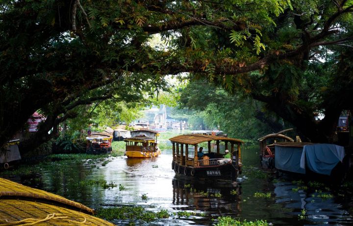 KERALA TOUR WITH TRIVENDRUMPURAM EX - COCHINE